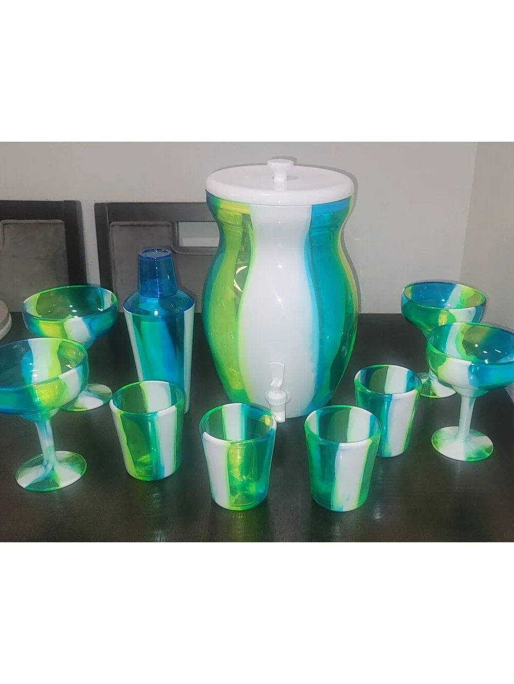 10 PIECE DRINKWARE SET - MARGARITA GLASSES, CUPS, DISPENSER & COCKTAIL MIXER